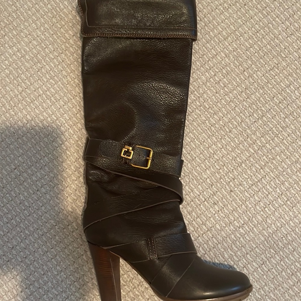 Chole brown leather boots like new !